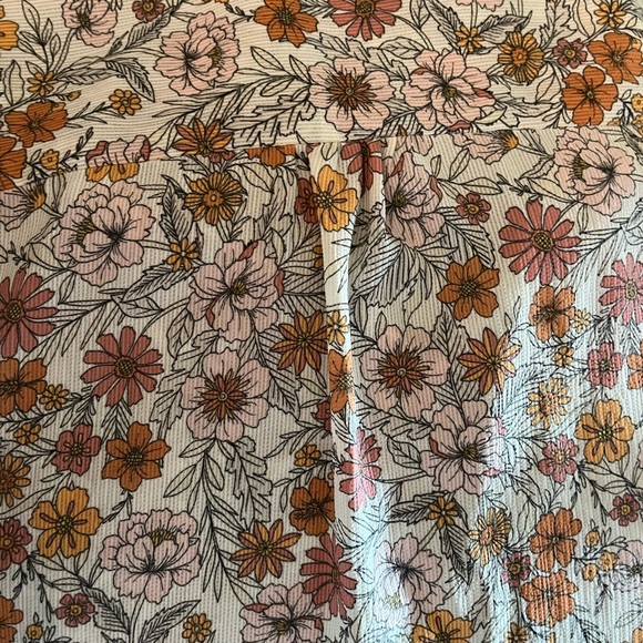 3/$10 ☀️ Denver Hayes Eylet Cap Sleeve Blouse - Picture 6 of 6